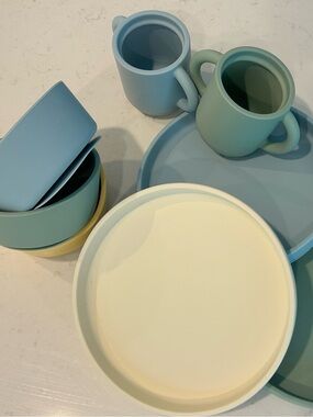 Mushie silicone Kids plate, bowl, cup Set in Pastel Blue, Green & Cream